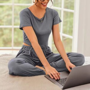 Hot Sale Fashion Ladies Knitted Solid Color Loose Comfortable Suit